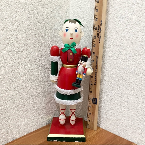 2007 Limited Edition Ballerina Nutcracker Holding Toy Soldier 14” Nutcracker - Picture 3 of 16